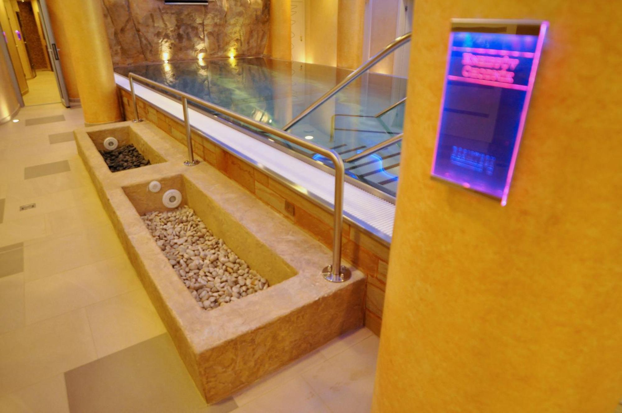 Boutique Hotel Ambiente ****+ Karlovy Vary Bagian luar foto