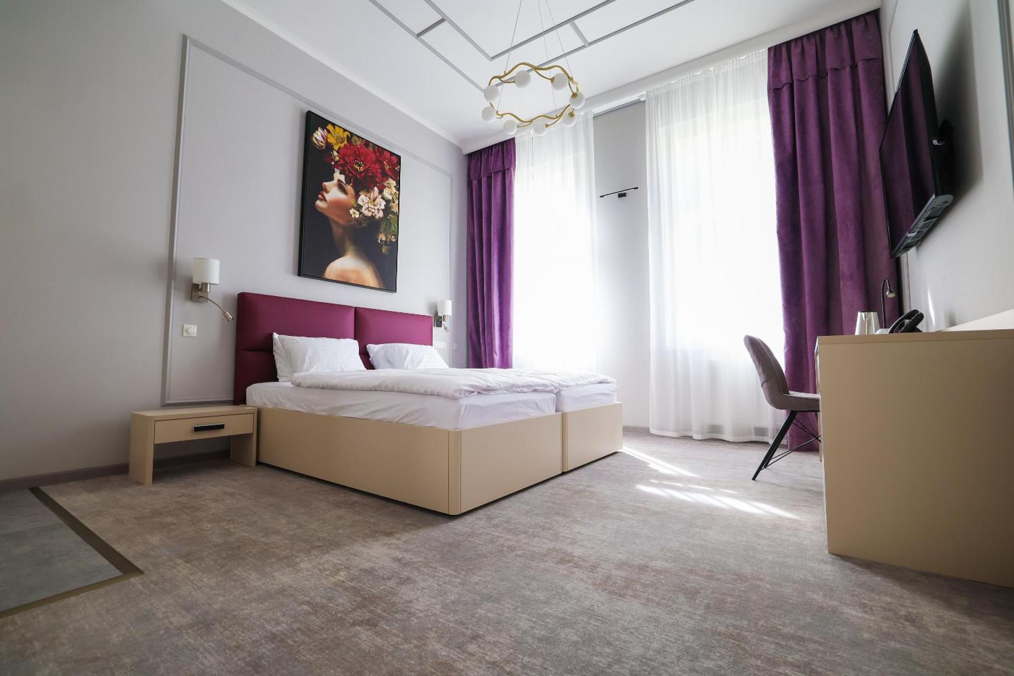 Boutique Hotel Ambiente ****+ Karlovy Vary Bagian luar foto