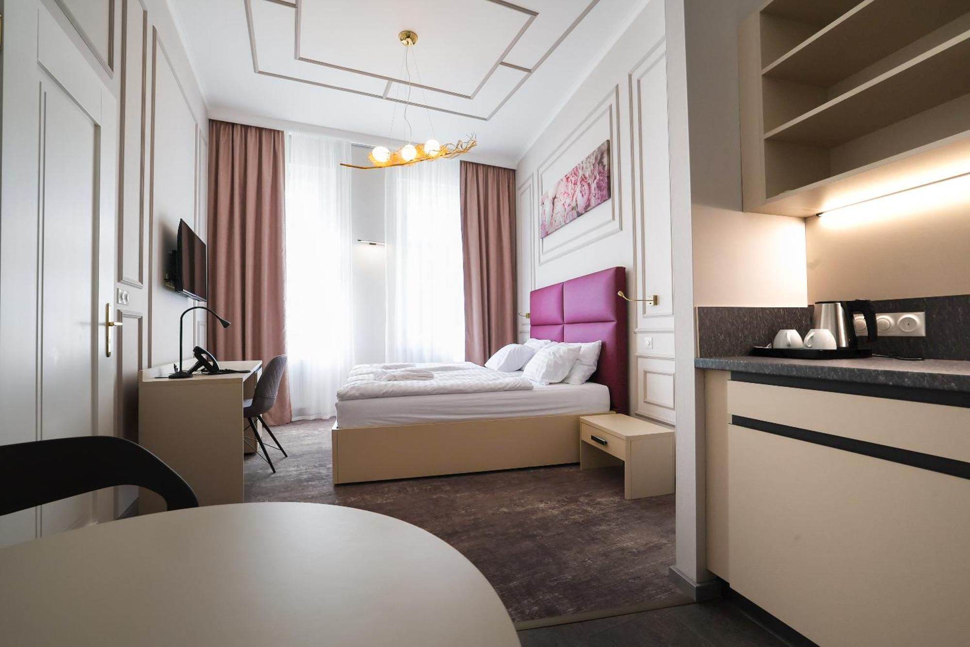 Boutique Hotel Ambiente ****+ Karlovy Vary Bagian luar foto