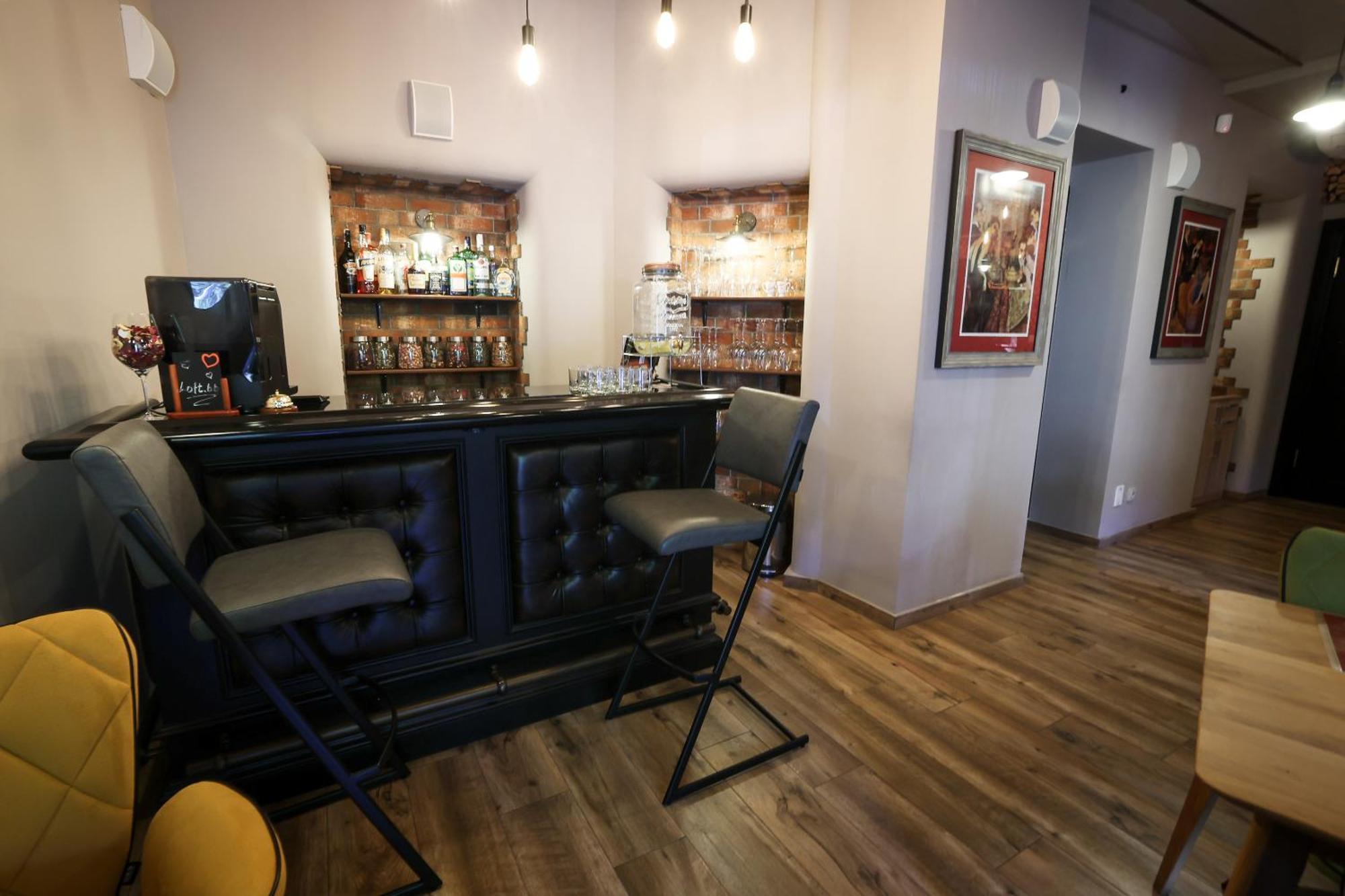 Boutique Hotel Ambiente ****+ Karlovy Vary Bagian luar foto