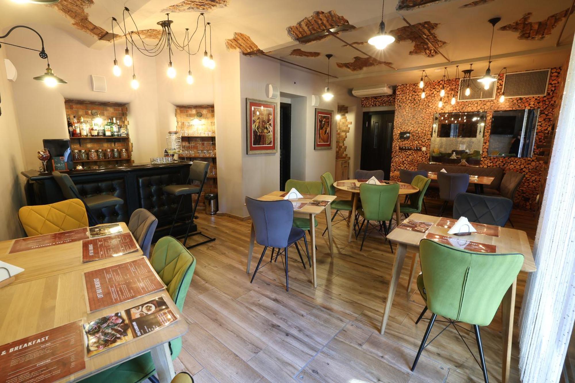 Boutique Hotel Ambiente ****+ Karlovy Vary Bagian luar foto