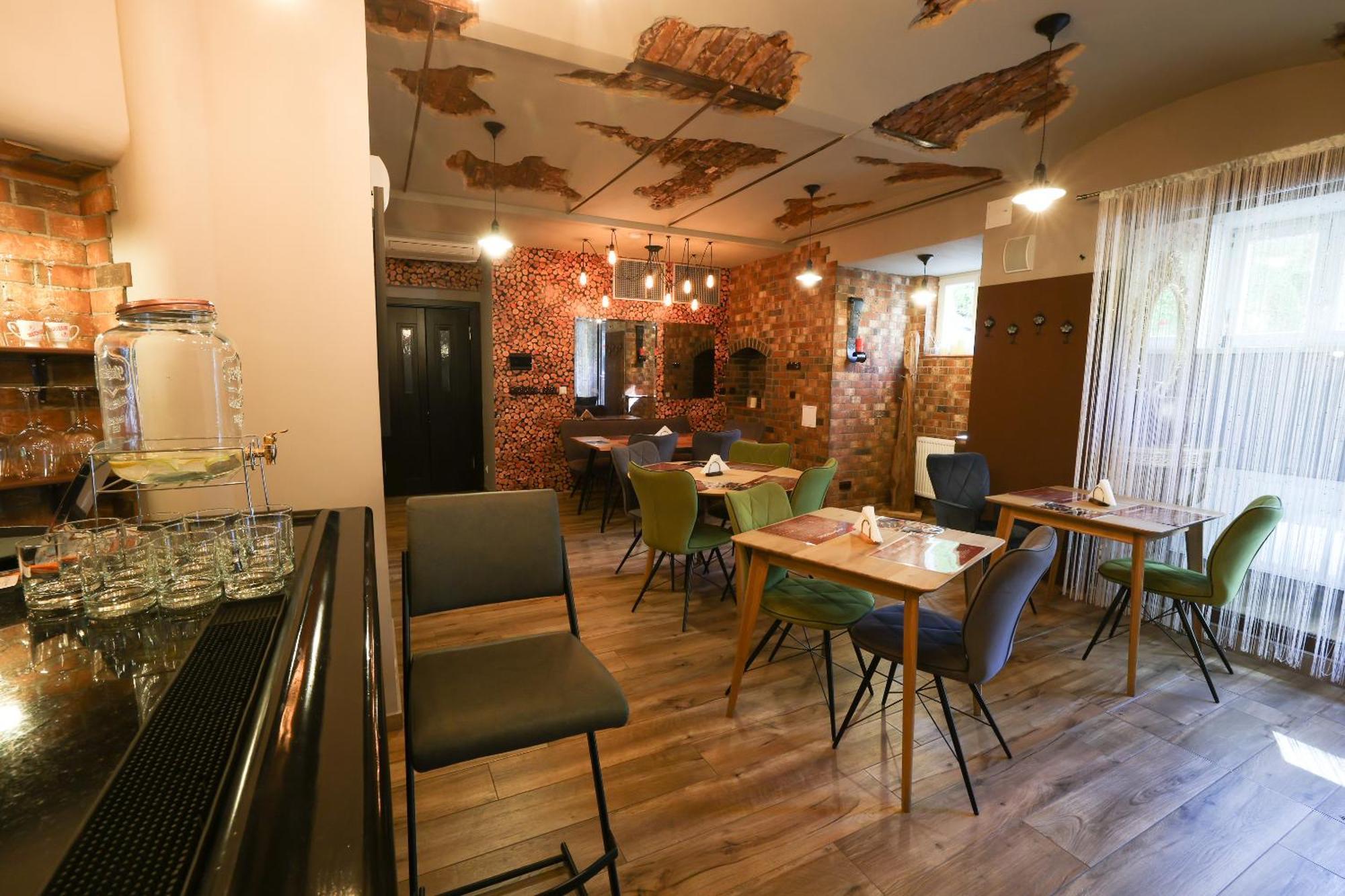 Boutique Hotel Ambiente ****+ Karlovy Vary Bagian luar foto